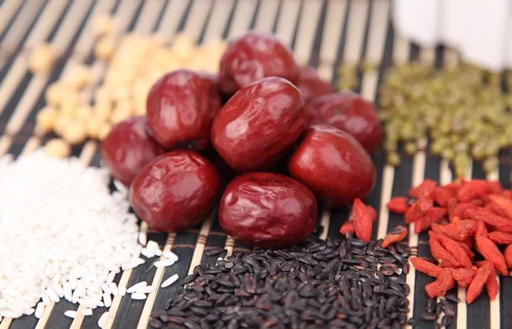 NBA球星对卡戴珊家族已经有点慌了 现在鲜有球星和她们扯上关系|熊猫体育(图4) 熊猫体育