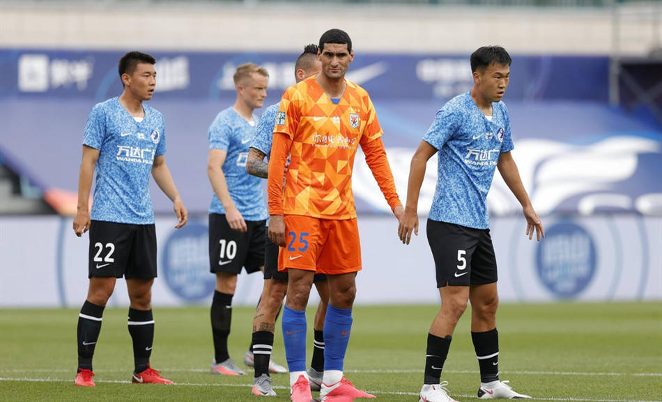 熊猫体育首页:
中超首轮净角逐时间排名:富力佳兆业居首 国安重庆垫底仅41分钟(图3) 熊猫体育首页:
中超首轮净角逐时间排名:富力佳兆业居首 国安重庆垫底仅41分钟(图3)