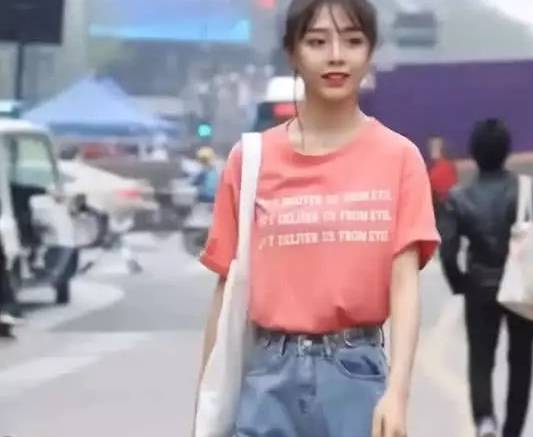 穿短裤已经由时了 比短裤更受接待的三分长热裤 学生们很合适:熊猫体育公司(图6)
穿短裤已经由时了 比短裤更受接待的三分长热裤 学生们很合适:熊猫体育公司(图6)