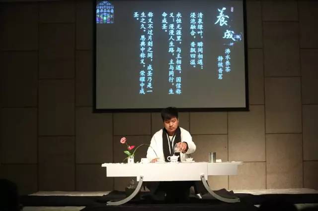 【熊猫体育公司】学生党最喜欢的鞋子品牌,有你喜欢的吗?(图2) 熊猫体育首页