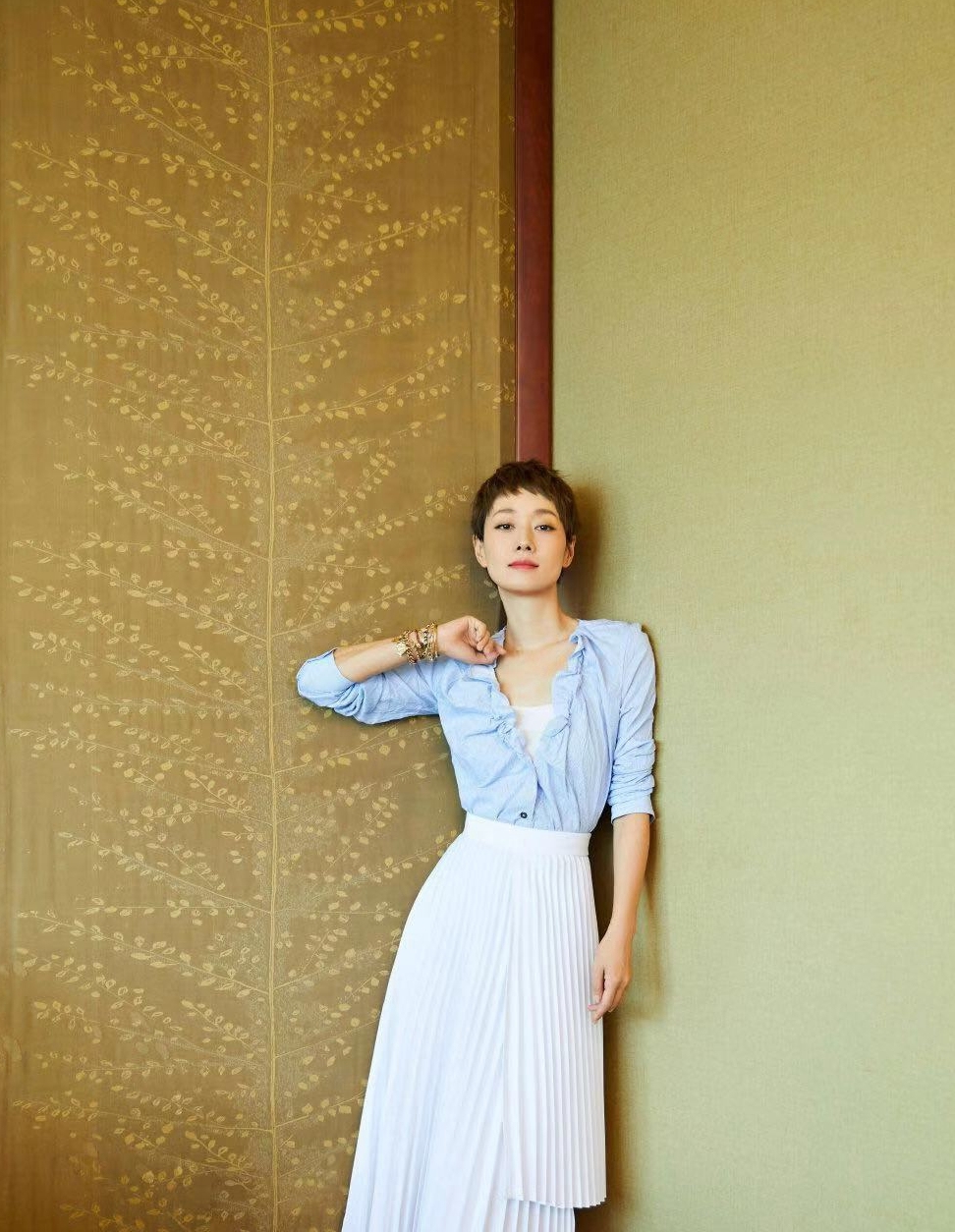 
马伊琍换一次发型就“火”一次 剪超短发露眉毛 越发自信显气质|熊猫体育公司(图10)