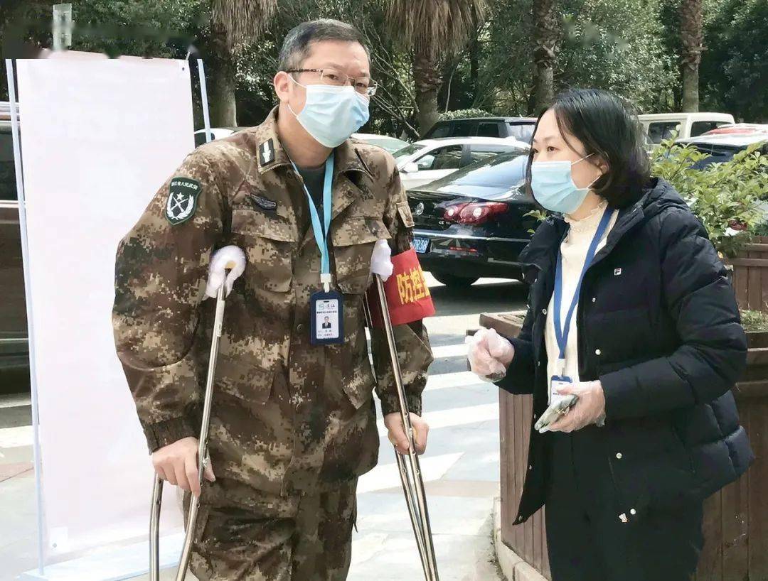 
封面人物丨周鹏:“疫”无反顾冲在前-熊猫体育公司(图5)