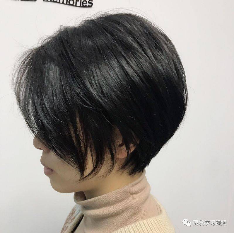 
短发不等式 大盛行！|熊猫体育公司(图36)
