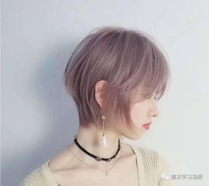 
短发不等式 大盛行！|熊猫体育公司(图51)